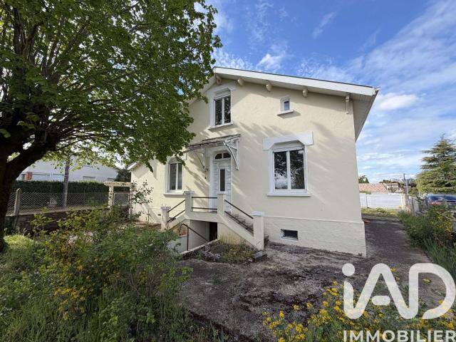 Maison vente à Angoulême, La Couronne
