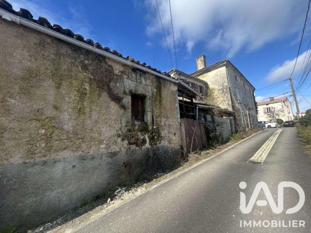 Maison vente à Angoulême, La Couronne