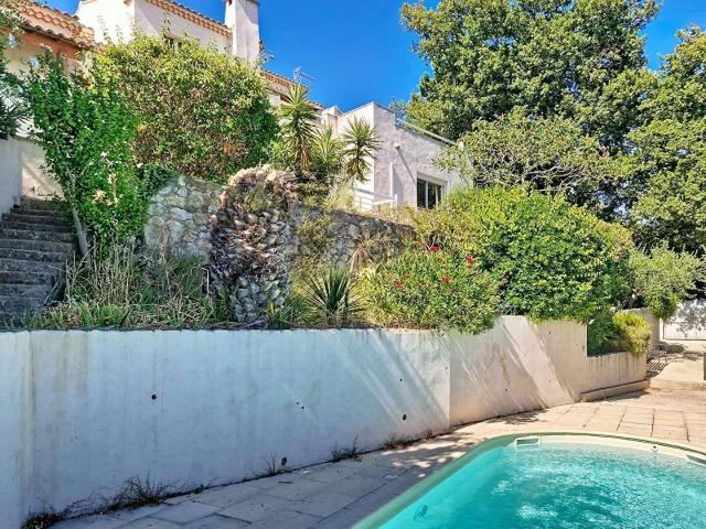 Maison vente à Nîmes, Les Angles