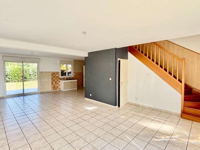 Maison vente à Laval, L'huisserie
