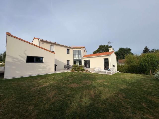 Maison vente à Nantes, Monnières
