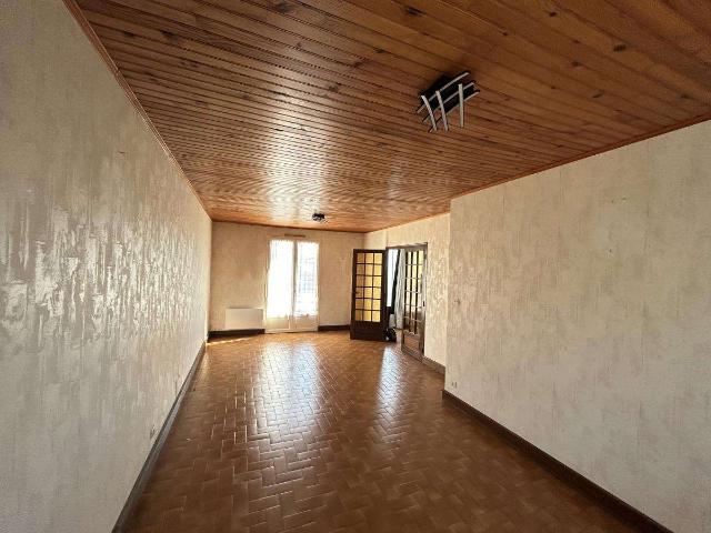 Maison vente à Laval, Montigné-le-brillant