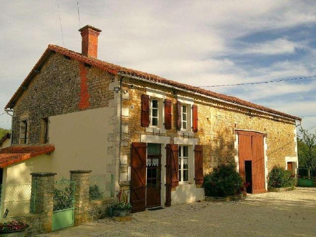 Maison vente à Nanteuil-en-Vallée, Charente