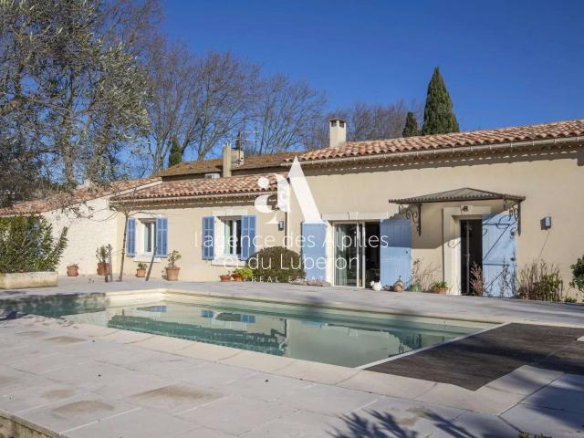 Maison vente à Arles, Paradou