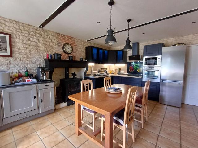 Maison vente à Fontenay-le-Comte, Petosse