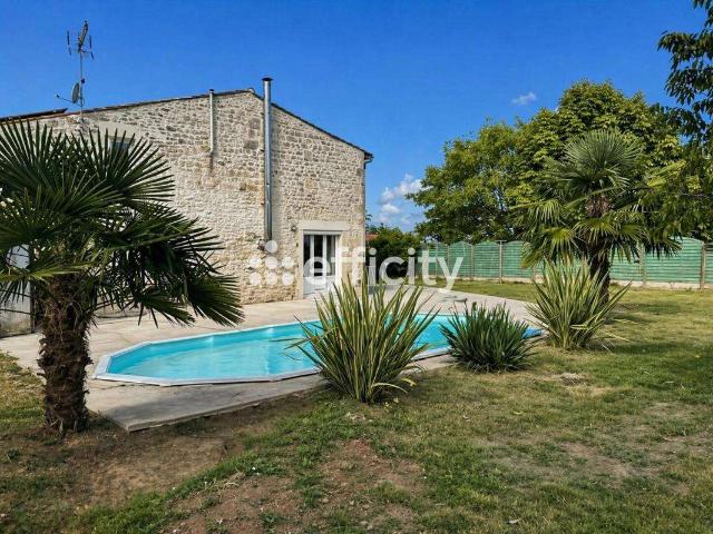 Maison vente à Saintes