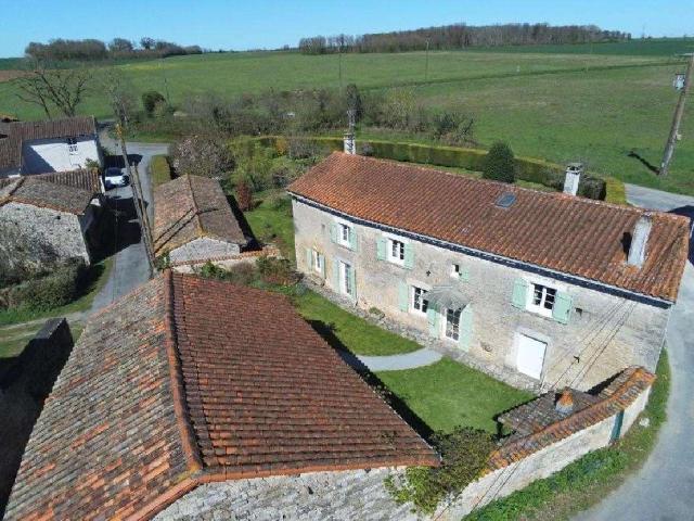 Maison vente à Confolens, Villefagnan