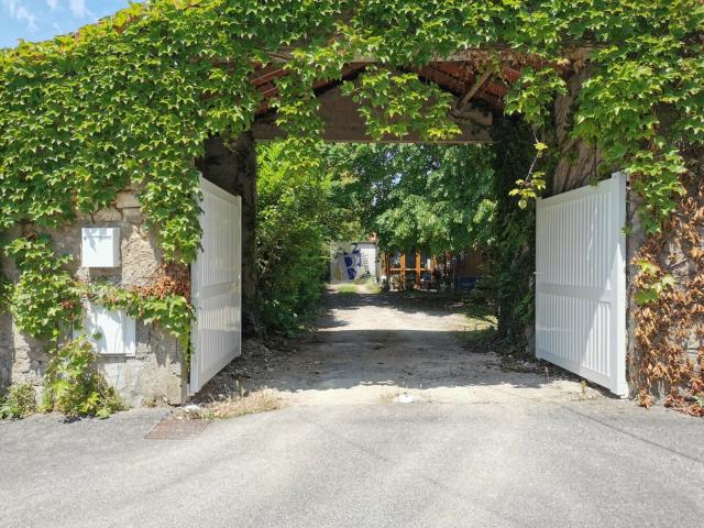 Maison vente à Angoulême, Aignes-et-puypéroux
