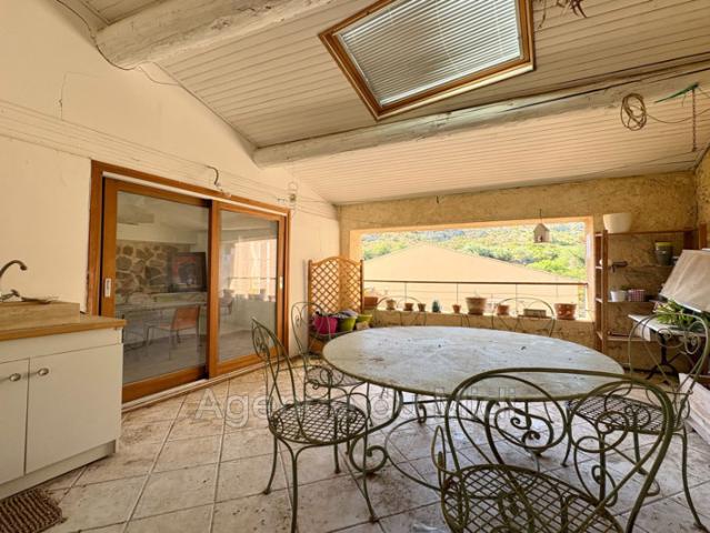 Maison vente à Narbonne, Feuilla