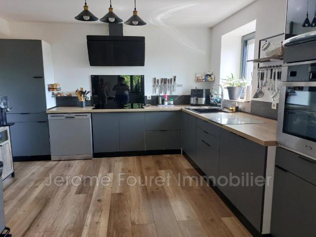 Maison vente à Ussel, Nouvelle-Aquitaine