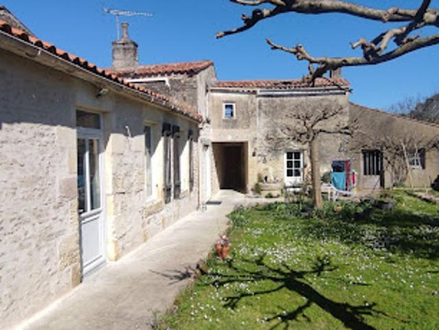 Maison vente à Rochefort, Péré