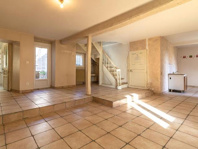 Maison vente à Vierzon, Genouilly