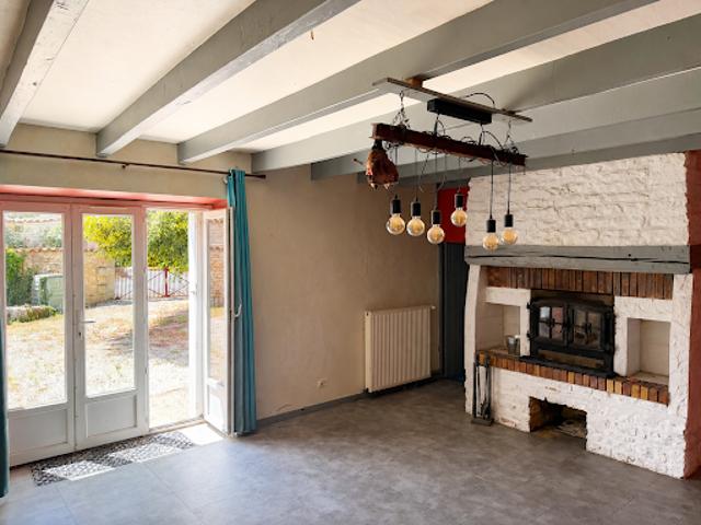 Maison vente à Confolens, Salles-de-villefagnan