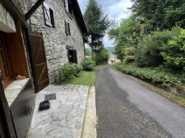 Maison vente à Thiers, Saint-victor-montvianeix