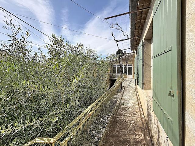 Maison vente à Nîmes, Tavel