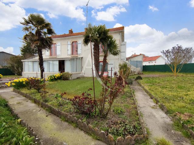 Maison vente à Fontenay-le-Comte, Grues