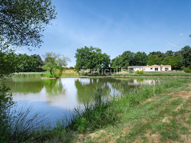 Maison vente à Fontenay-le-Comte, Le Boupère