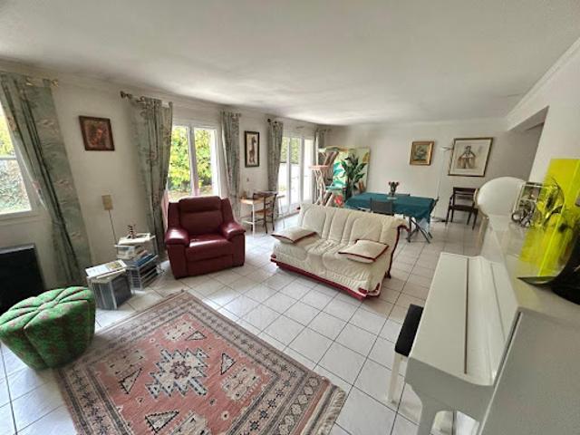 Maison vente à Pontoise, Mériel