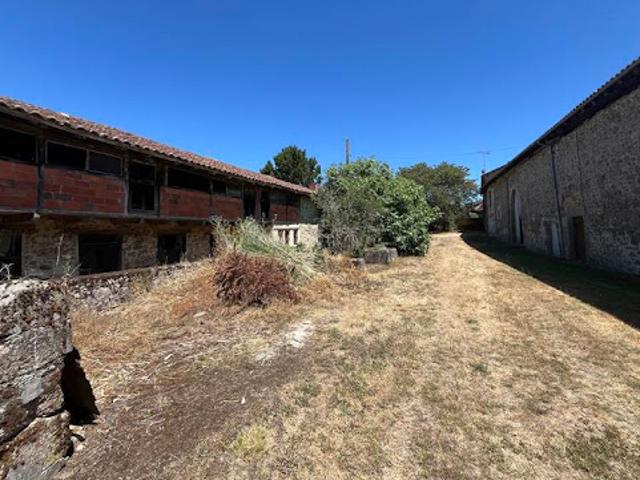 Maison vente à Nontron, Champniers-et-reilhac