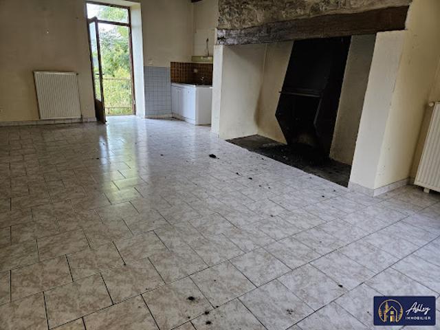 Maison vente à Sarroux, Sarroux - Saint-Julien