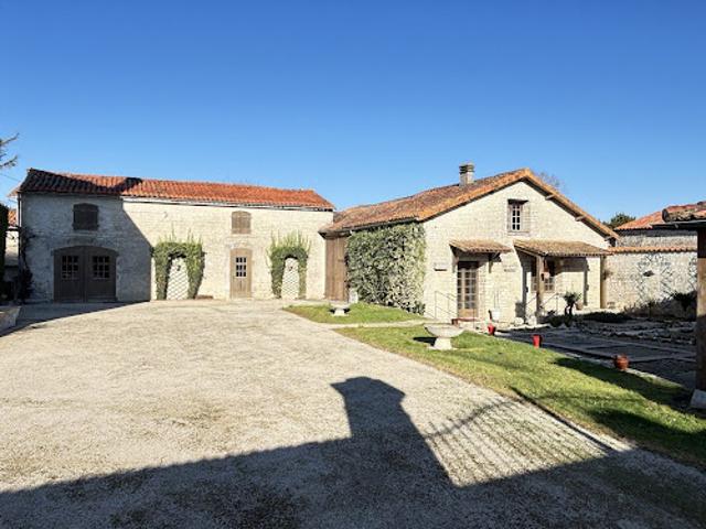 Maison vente à Confolens, Aigre