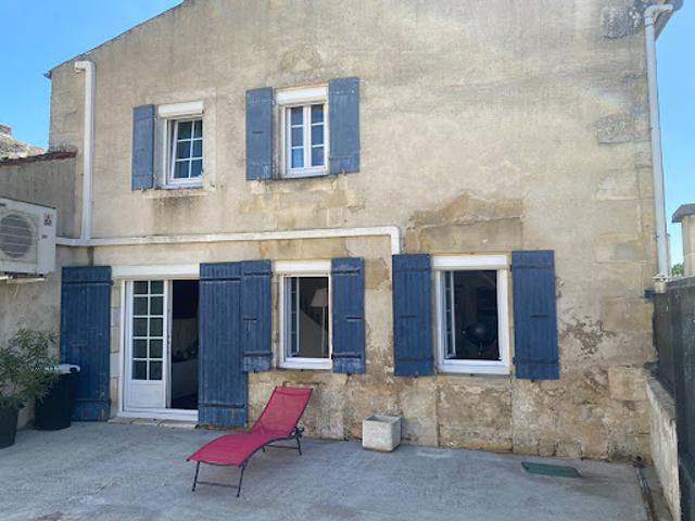 Maison vente à Échillais, Ville d'Enver