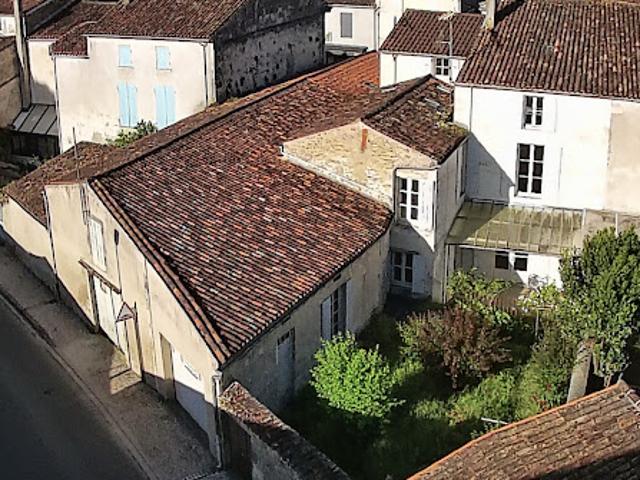 Maison vente à Saint-Jean-d'Angély, Saint-savinien