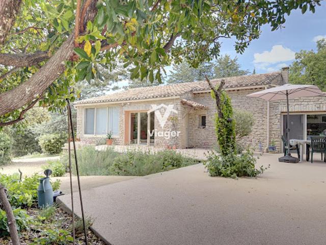 Maison vente à Apt, Murs