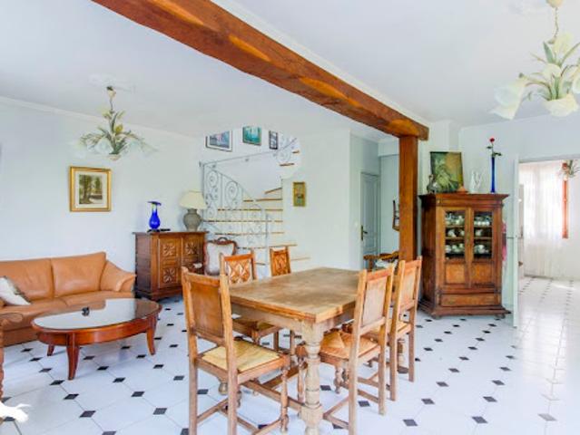 Maison vente à Saint-Germain-en-Laye, Maule