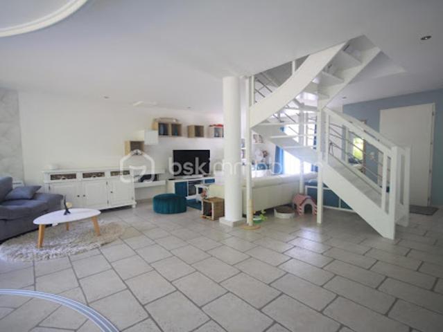 Maison vente à Évry, Maisse