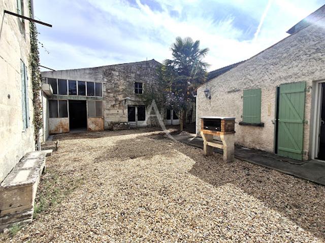 Maison vente à Saint-Vivien, Saintes