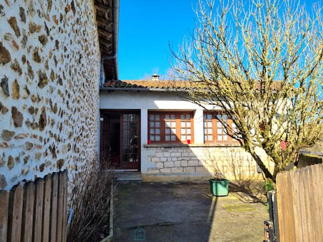 Maison vente à Confolens, Vitrac-saint-vincent