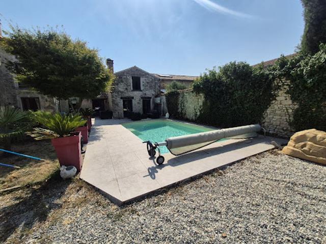 Maison vente à Le Village de Mont, Saint-Hilaire-des-Loges