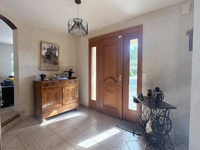 Maison vente à Zone commerciale du Pontrait, Nozay