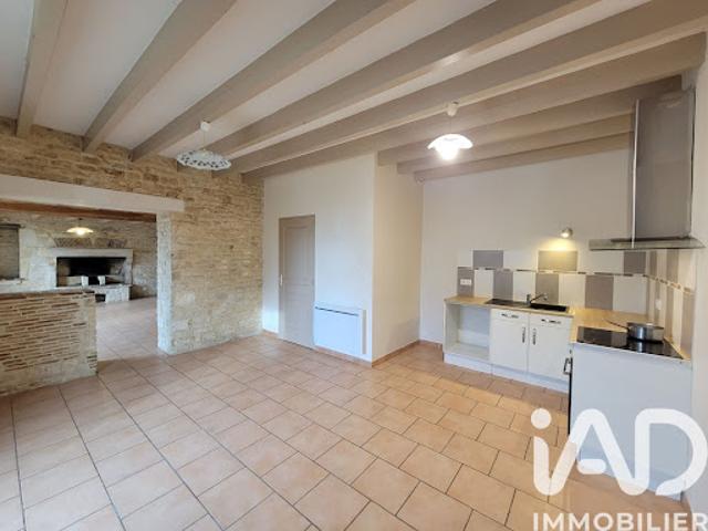 Maison vente à Confolens, Courcôme