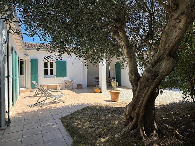 Maison vente à La Rochelle, Loix