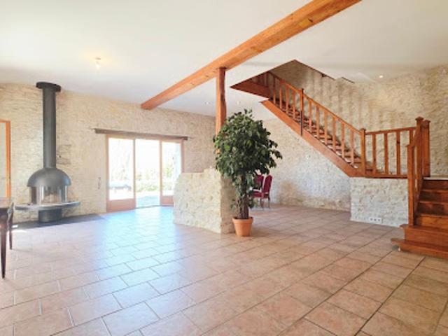Maison vente à La Maison Rouge, Civray