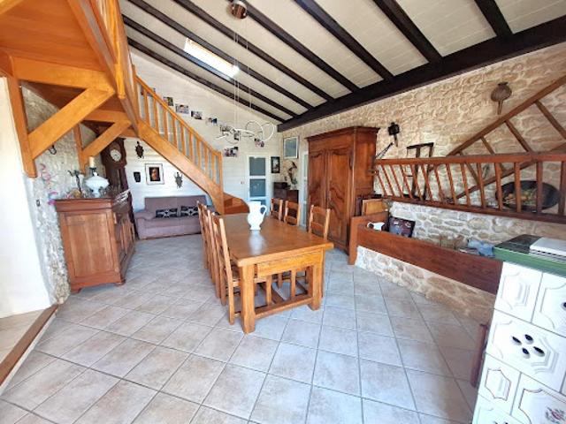 Maison vente à Saintes, Médis