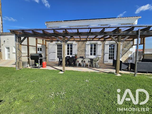 Maison vente à Saintes, Corme-ecluse