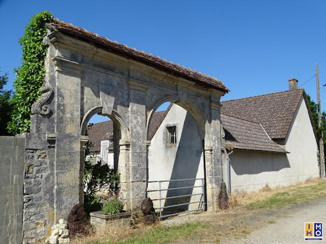 Maison vente à Saint-Amand-Montrond, Saint-baudel