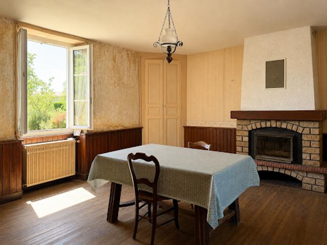 Maison vente à Confolens, Courcôme