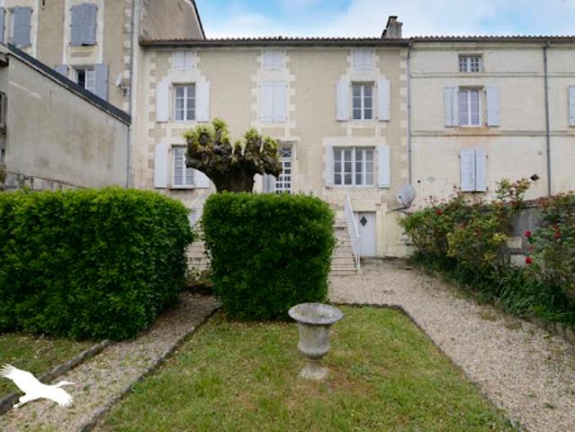 Maison vente à France métropolitaine, Montmoreau-saint-cybard