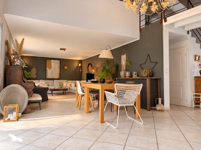 Maison vente à Le Coustéla, Gratentour