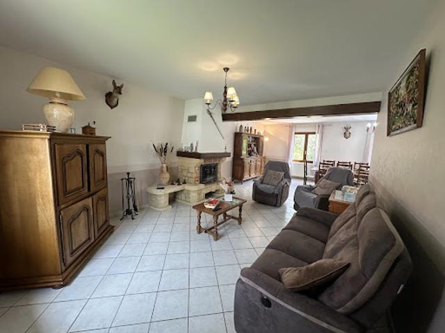 Maison vente à Montdidier, Hangard