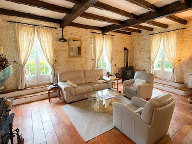 Maison vente à Confolens, Vars