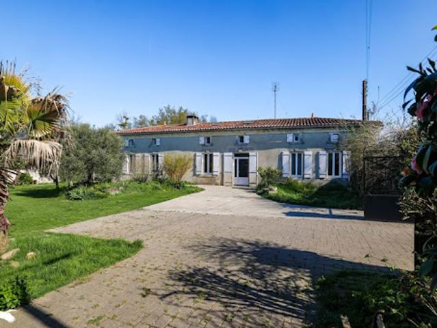 Maison vente à Condéon, Le Petit Maine