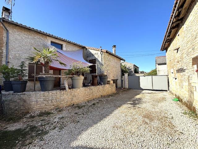Maison vente à Confolens, Ventouse