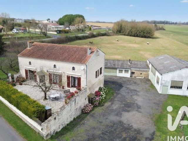 Maison vente à Confolens, Aunac