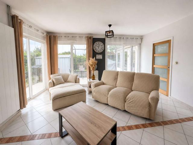 Maison vente à Champigné, Cheffes