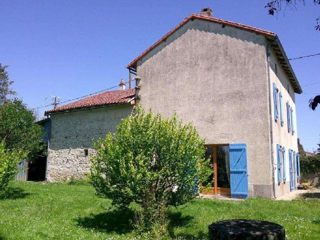 Maison vente à Montmorillon, Charroux